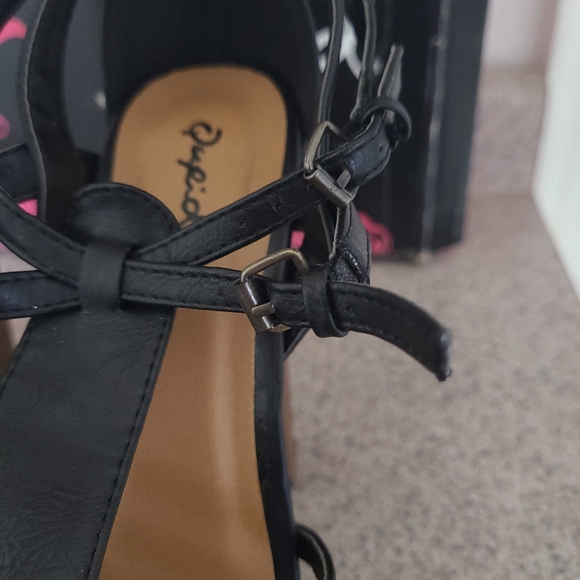 Black/Brown Open Toed Heels - Picture 7 of 8